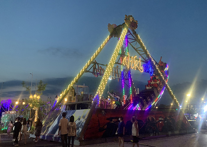 澳林·托斯卡钠小镇夜市