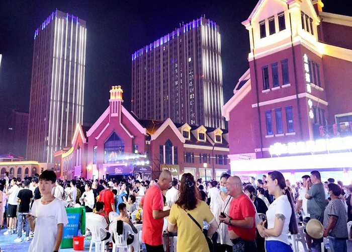 澳林·托斯卡钠小镇夜市