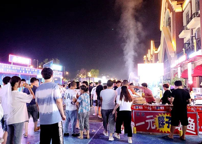 澳林·托斯卡钠小镇夜市